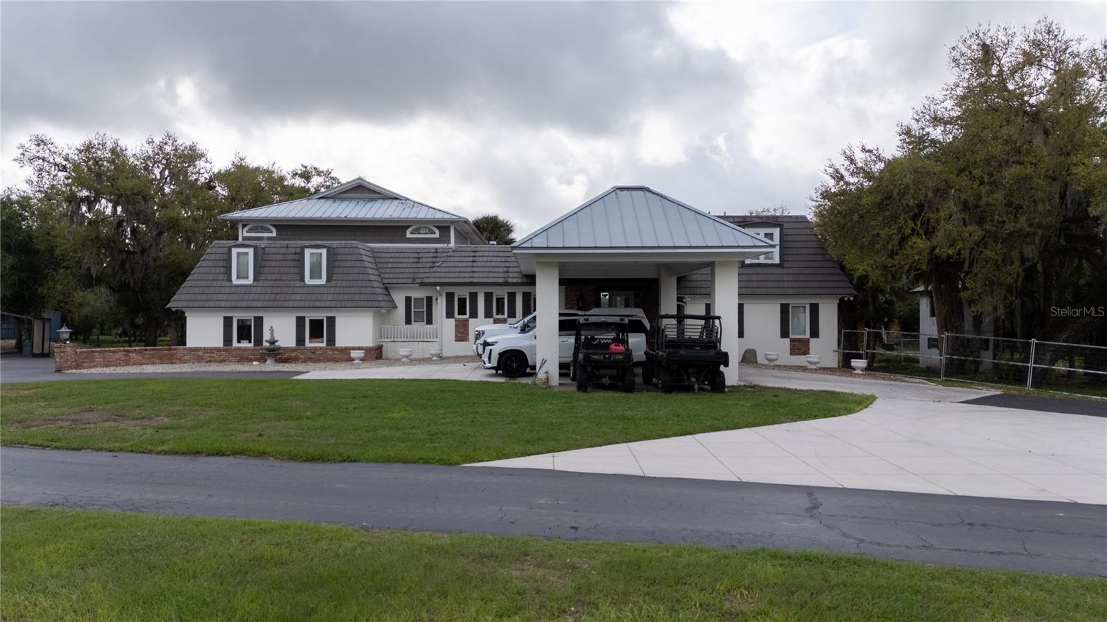 HIDDEN RIVER - Residential