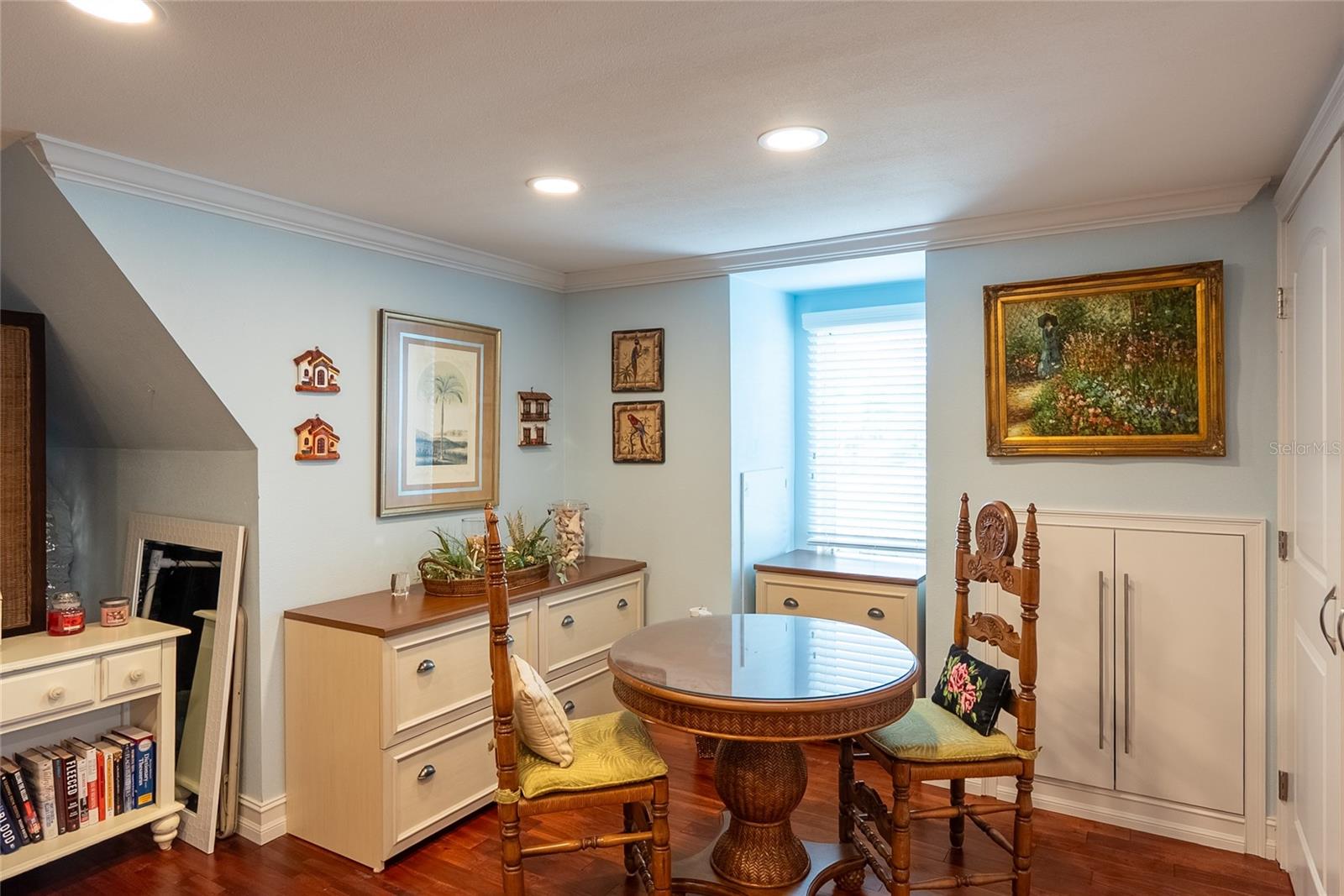 HIDDEN RIVER - Residential