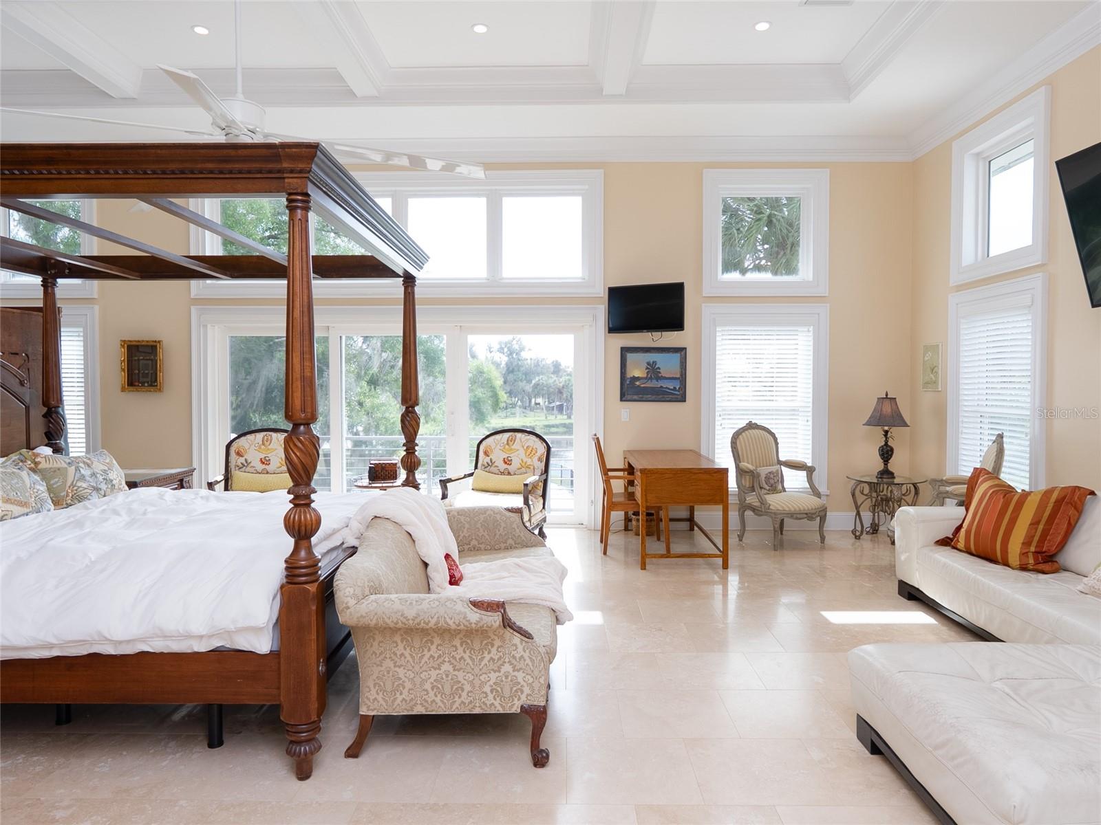 HIDDEN RIVER - Residential