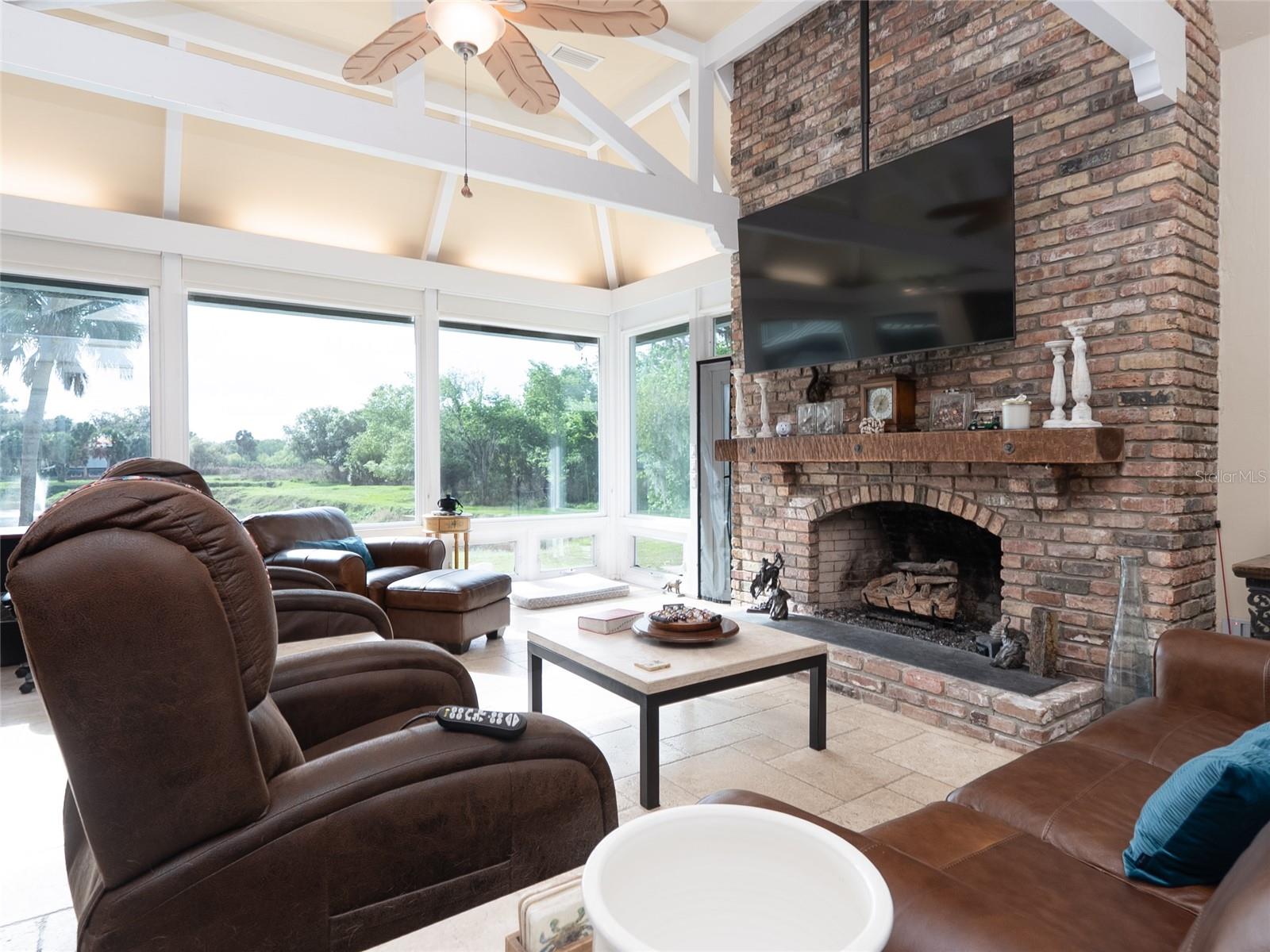 HIDDEN RIVER - Residential