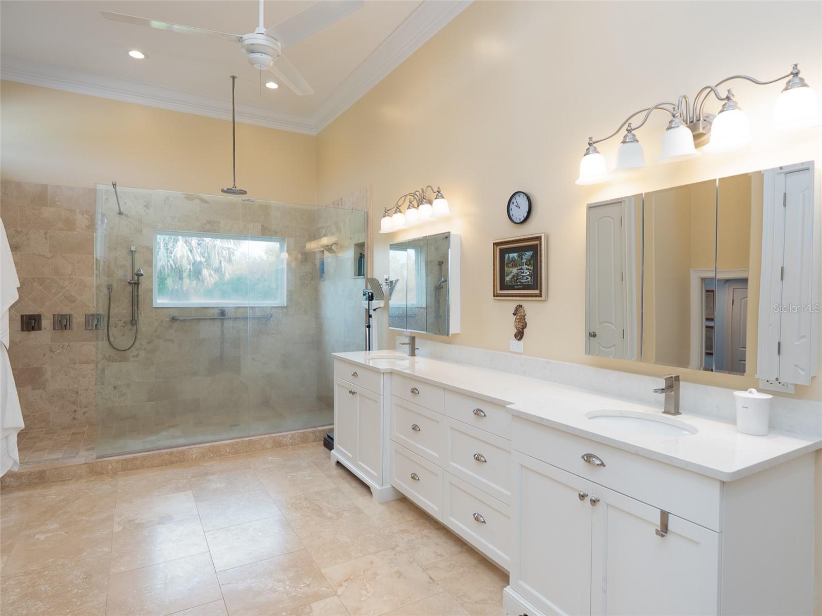 HIDDEN RIVER - Residential