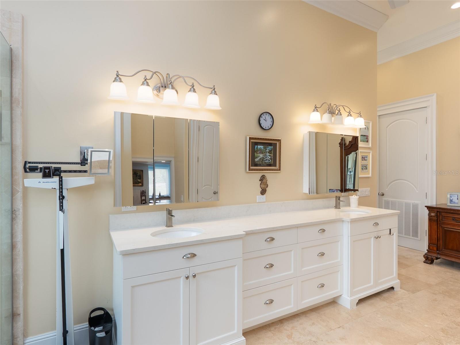 HIDDEN RIVER - Residential