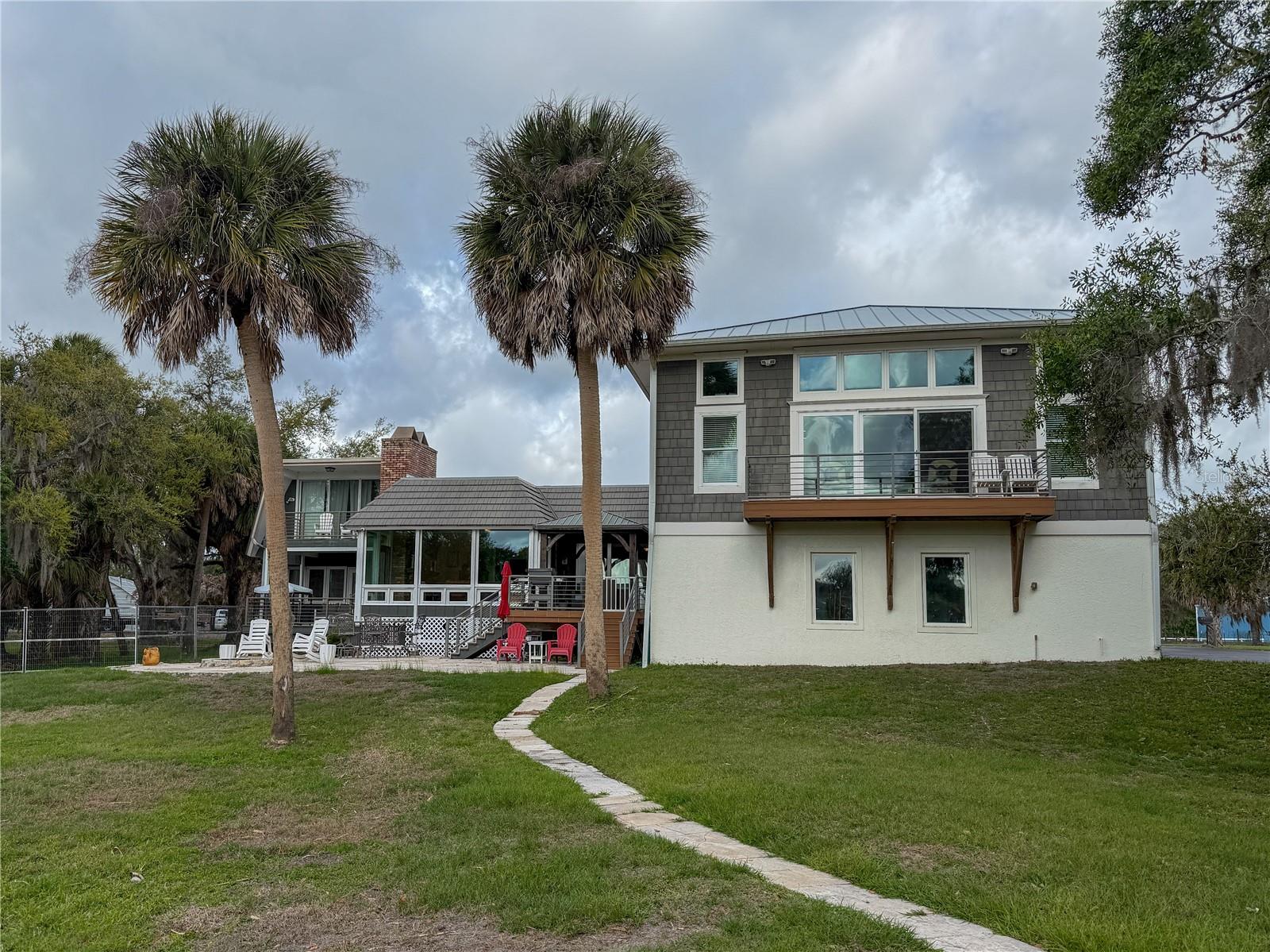 HIDDEN RIVER - Residential