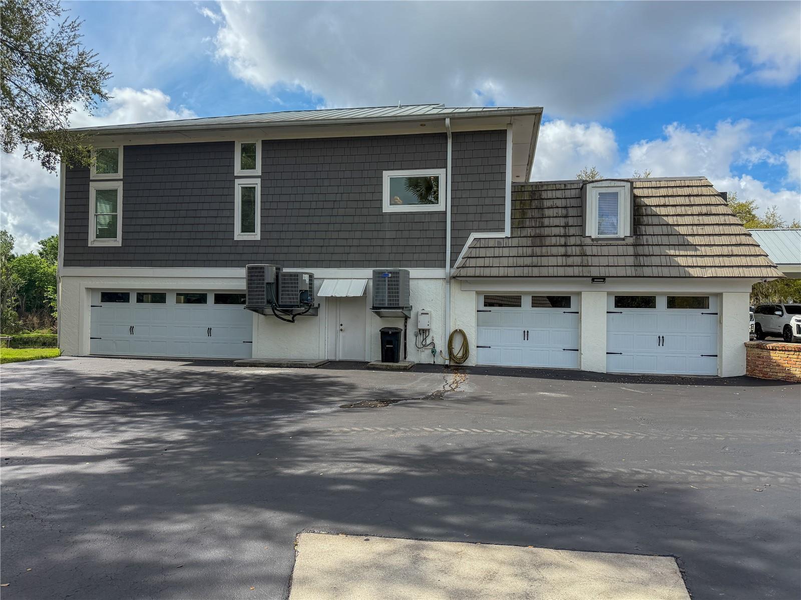 HIDDEN RIVER - Residential