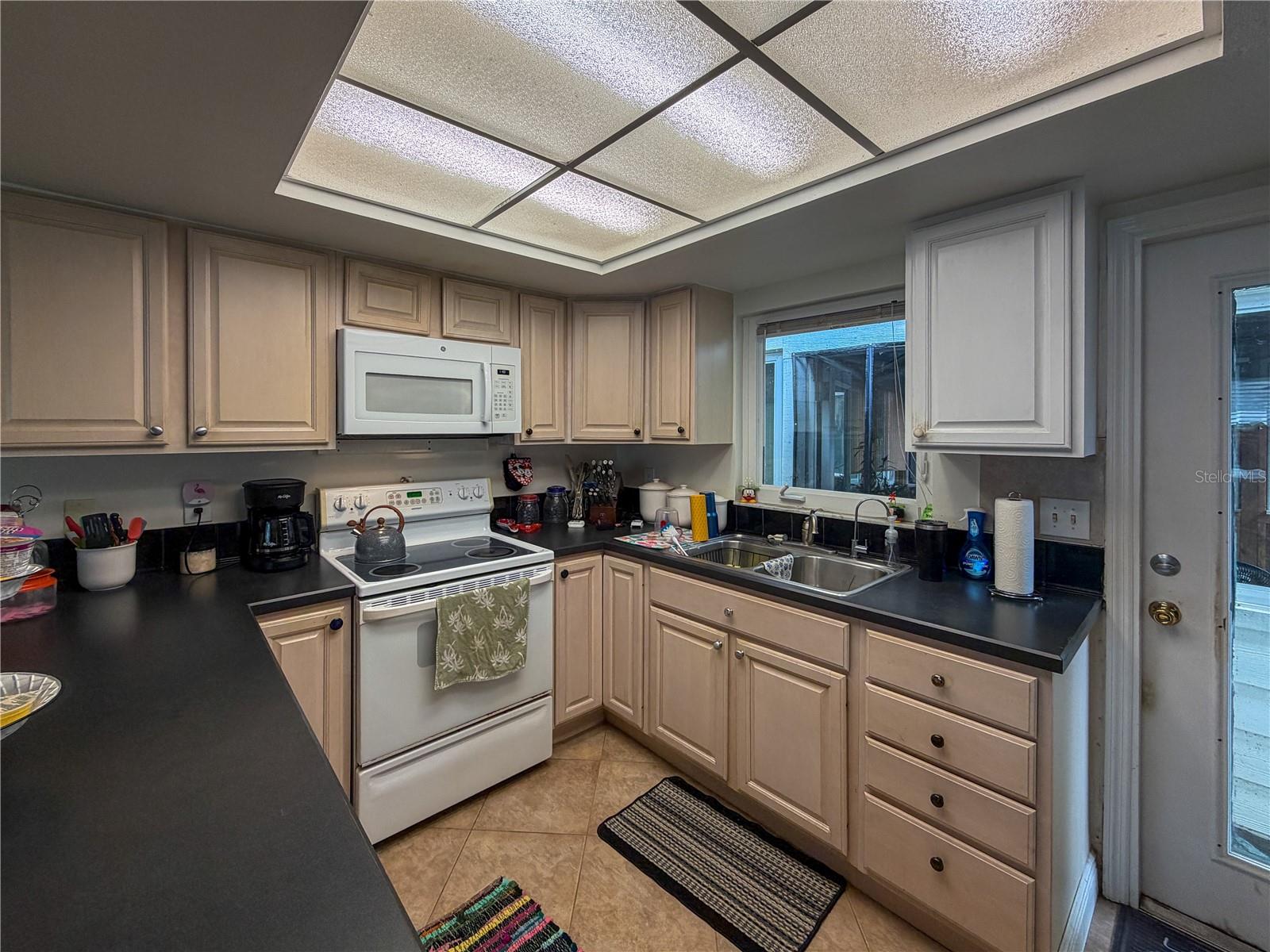 HIDDEN RIVER - Residential