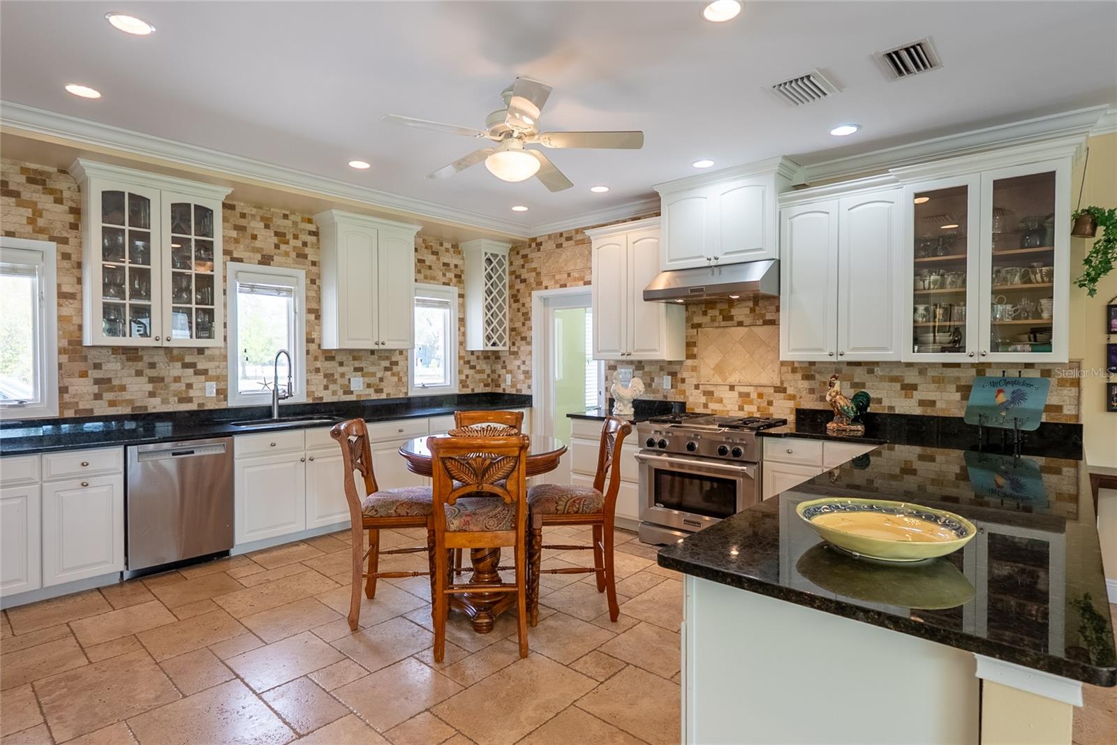 HIDDEN RIVER - Residential