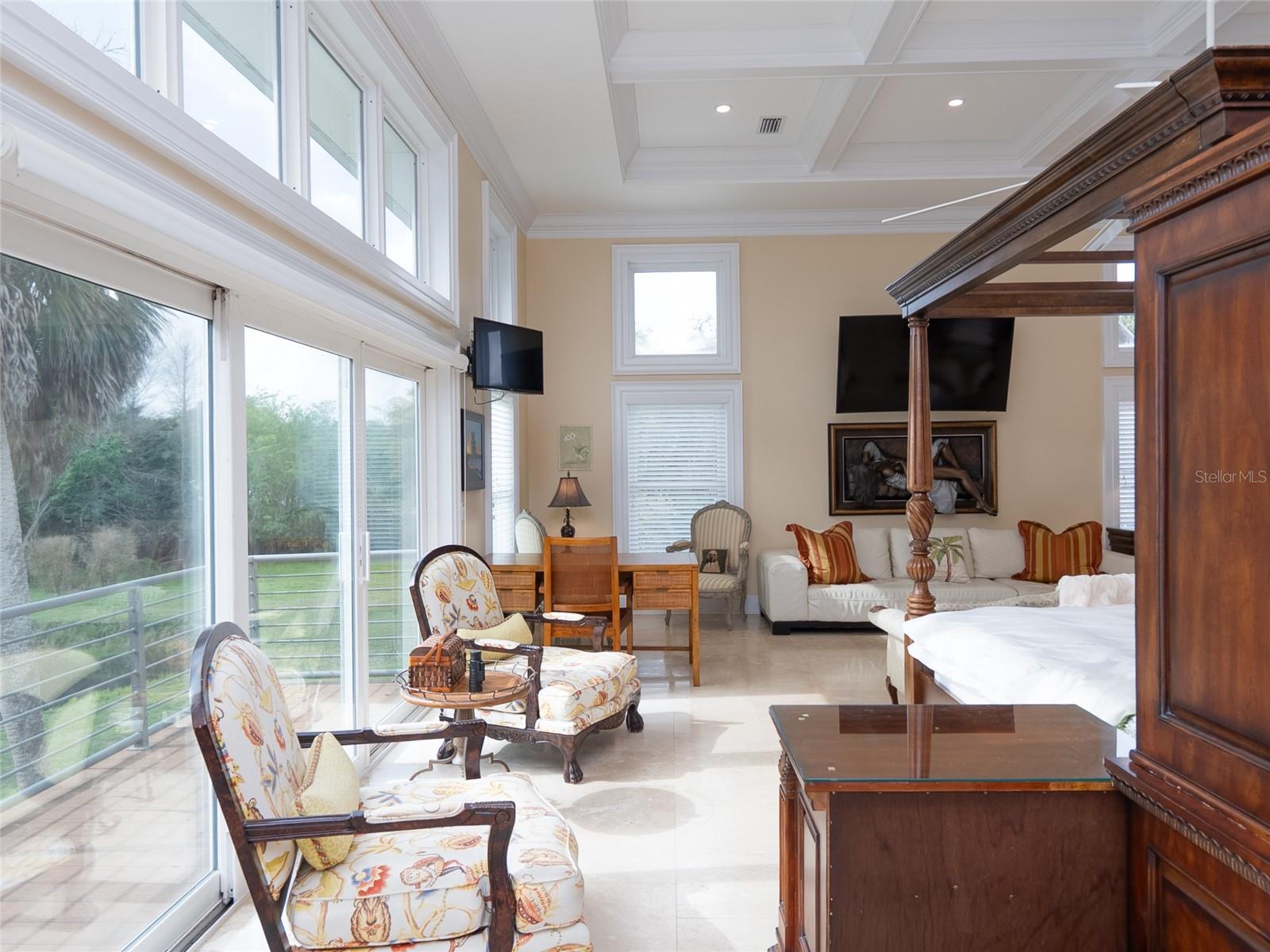 HIDDEN RIVER - Residential