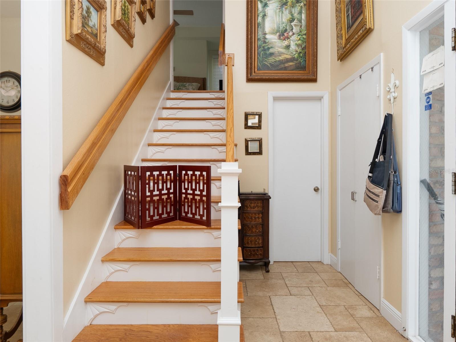 HIDDEN RIVER - Residential