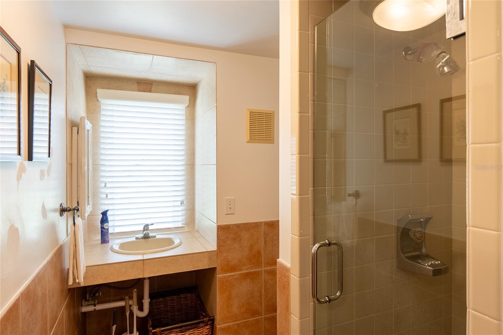 HIDDEN RIVER - Residential