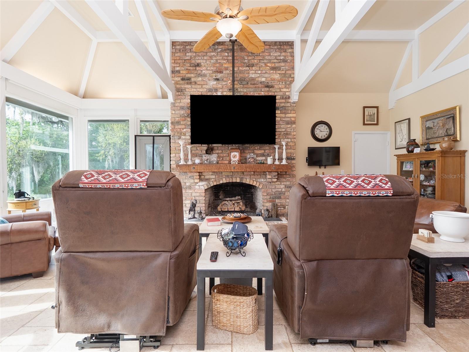 HIDDEN RIVER - Residential