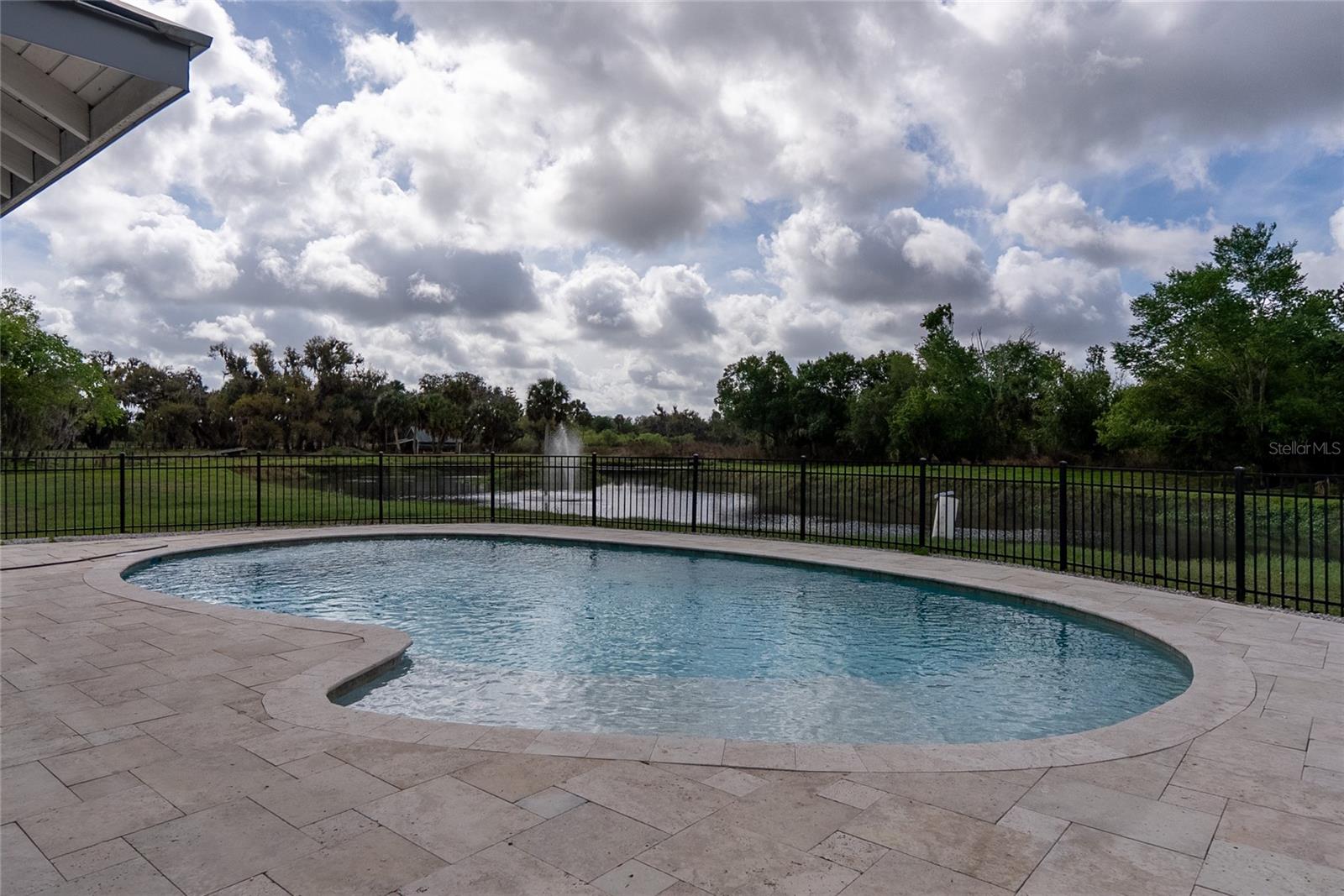 HIDDEN RIVER - Residential