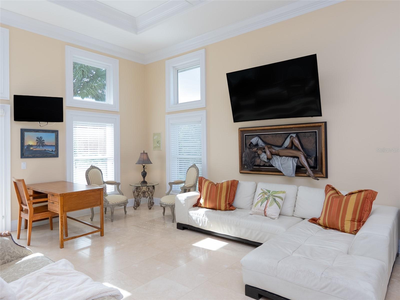 HIDDEN RIVER - Residential