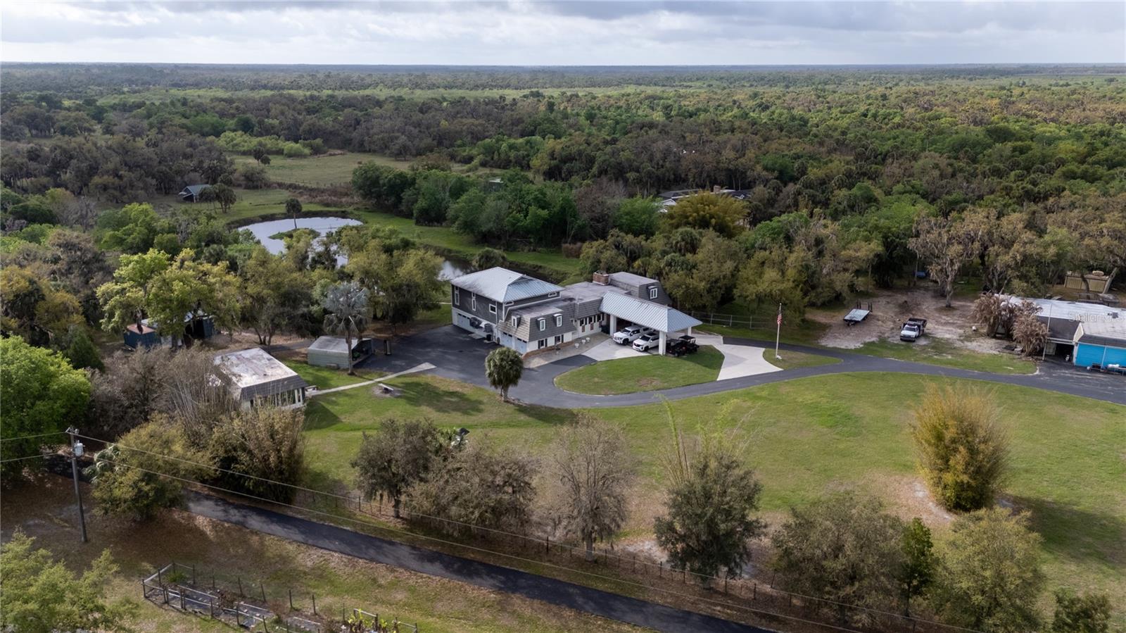 HIDDEN RIVER - Residential