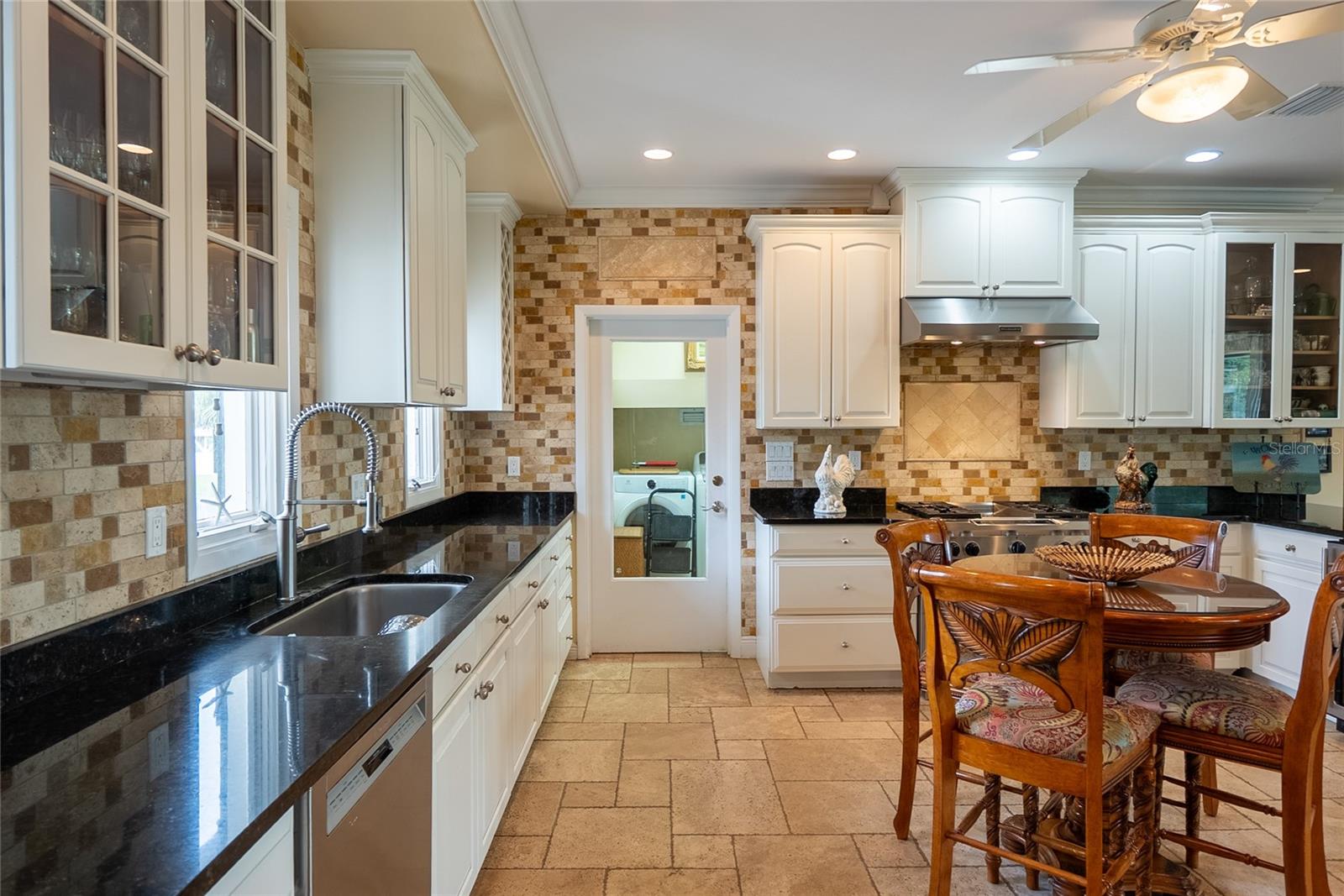 HIDDEN RIVER - Residential