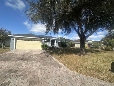 Photo of 419 Majestic Gardens Boulevard, Winter Haven, FL 33880 (MLS # A4672527)