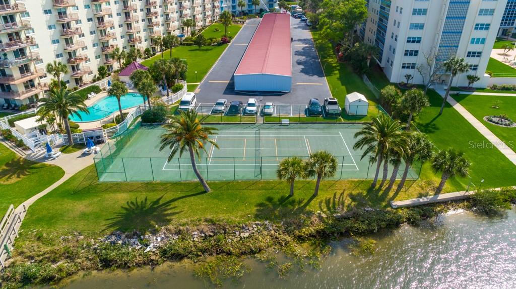 River Place 01 Hundred Condo - Residential