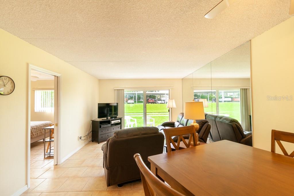 River Place 01 Hundred Condo - Residential