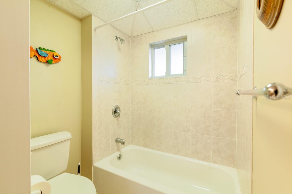 River Place 01 Hundred Condo - Residential