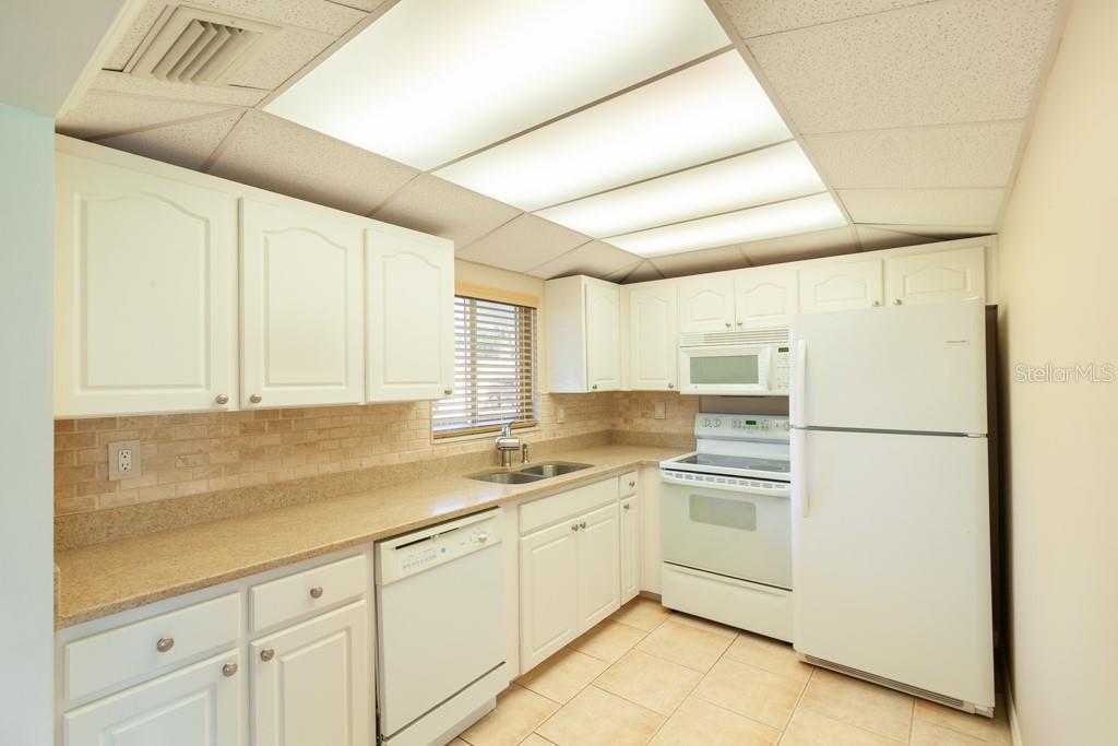 River Place 01 Hundred Condo - Residential