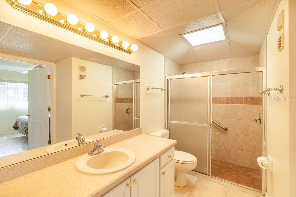 River Place 01 Hundred Condo - Residential