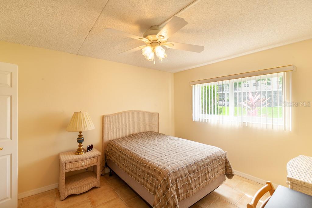 River Place 01 Hundred Condo - Residential