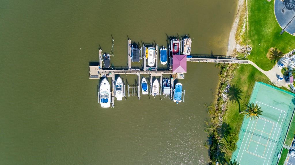 River Place 01 Hundred Condo - Residential