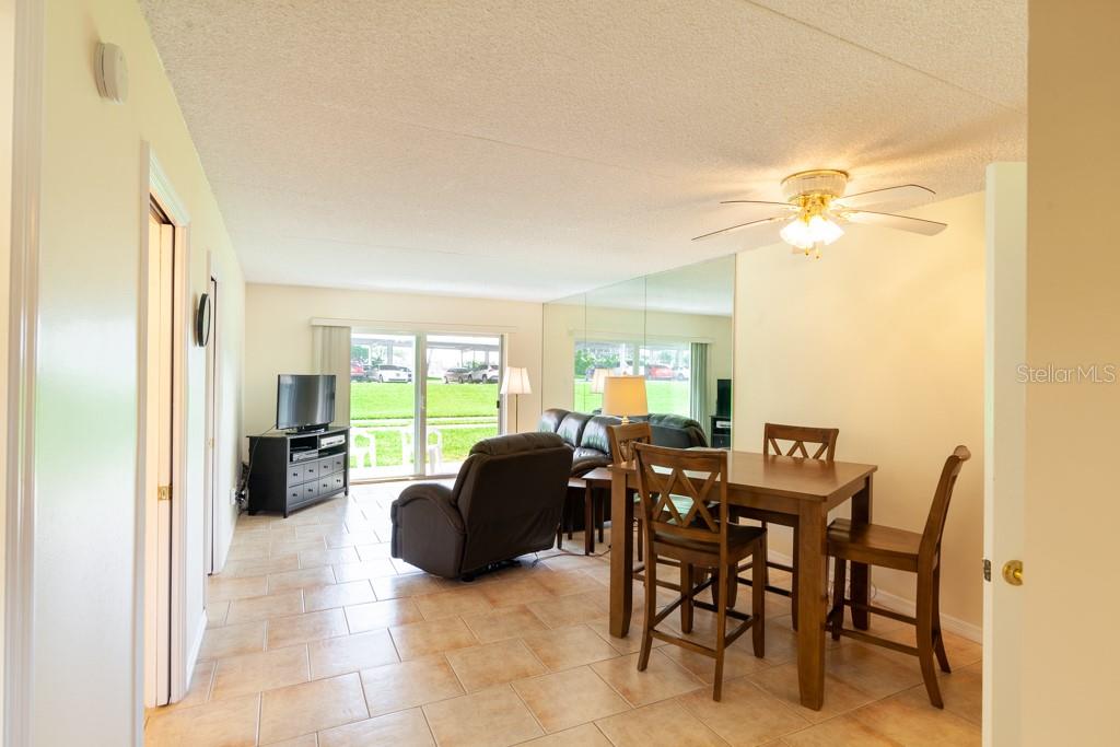 River Place 01 Hundred Condo - Residential