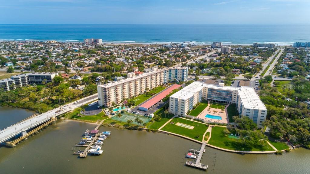 River Place 01 Hundred Condo - Residential