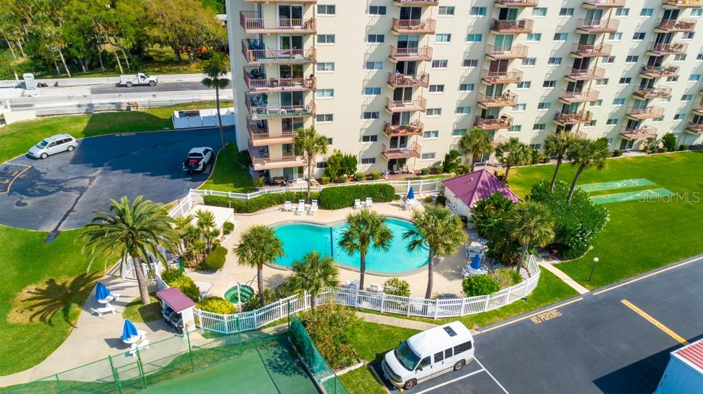 River Place 01 Hundred Condo - Residential