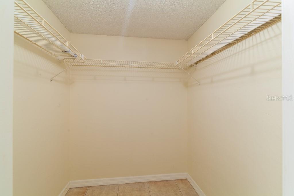 River Place 01 Hundred Condo - Residential