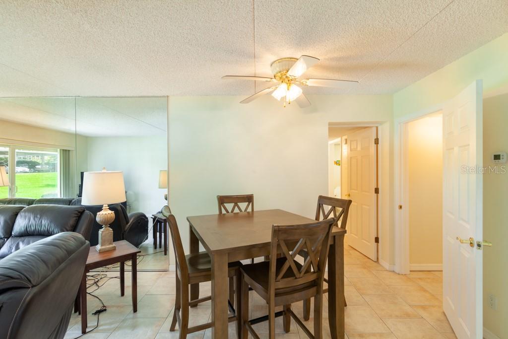 River Place 01 Hundred Condo - Residential