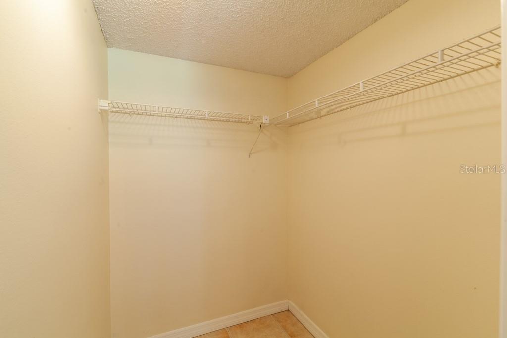 River Place 01 Hundred Condo - Residential