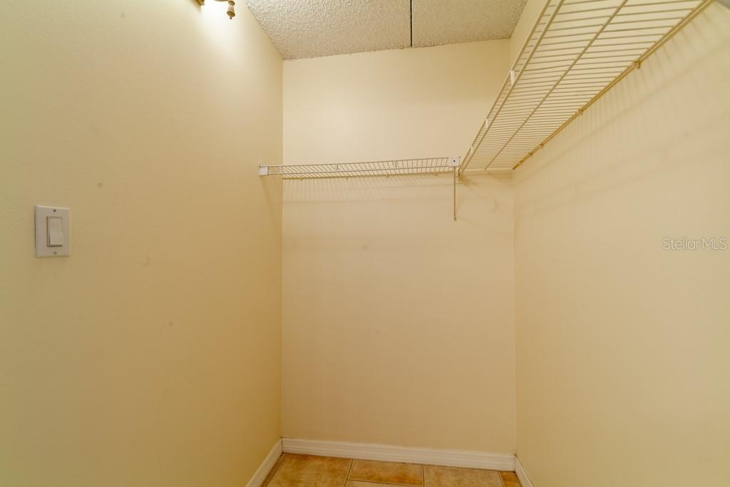 River Place 01 Hundred Condo - Residential