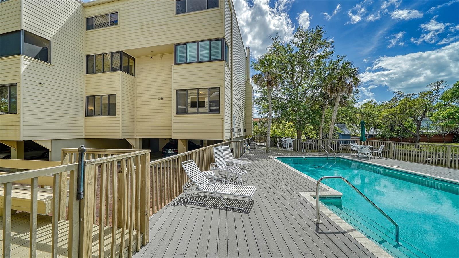 HUDSON OAKS - Residential Lease