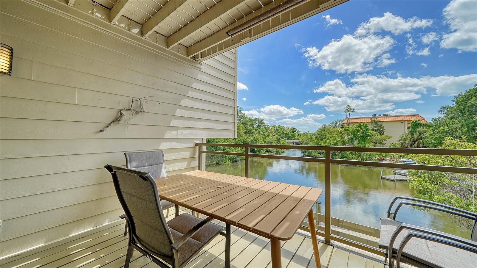 HUDSON OAKS - Residential Lease