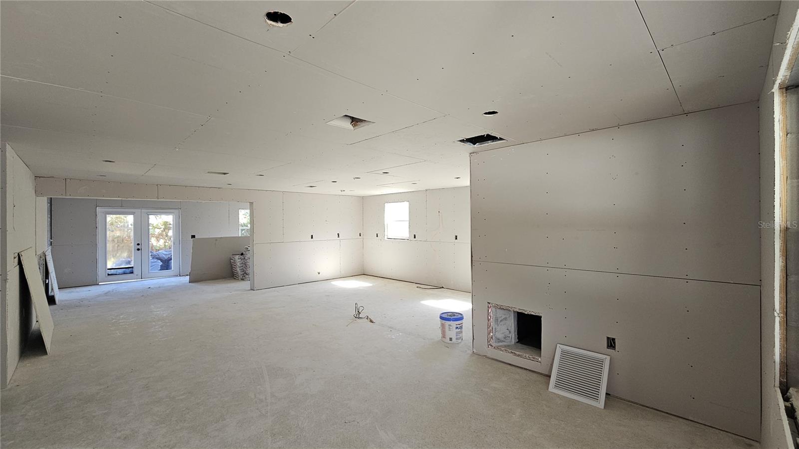 5519 DENVER STREET NE