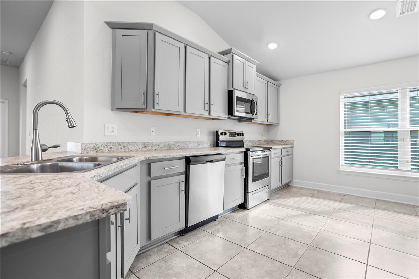 VILLAMAR PH 2 - Residential Lease