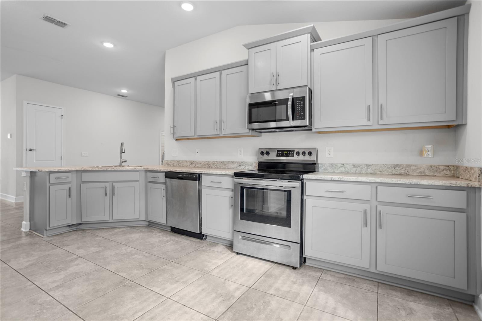 VILLAMAR PH 2 - Residential Lease