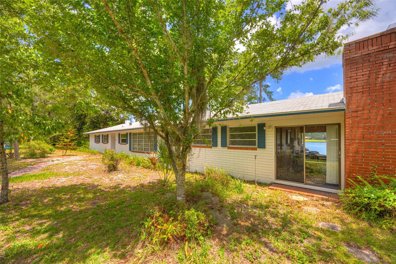 33 WILLOW LANE