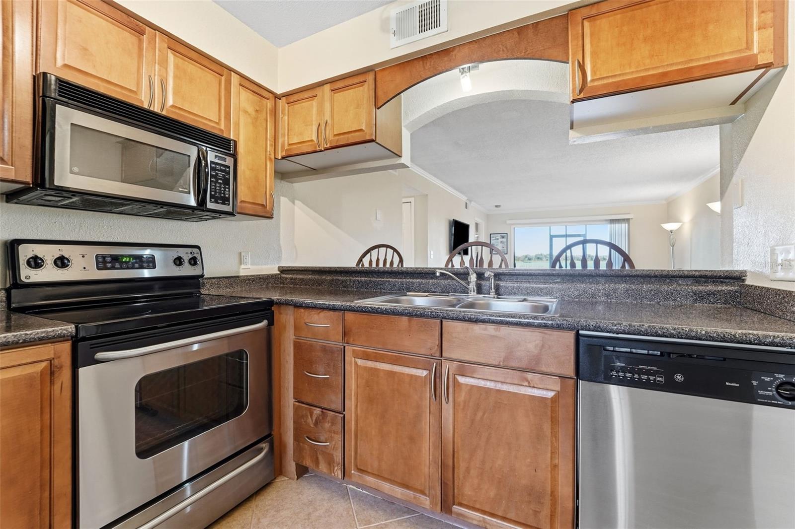 BELLA VISTA ON LAKE - Residential