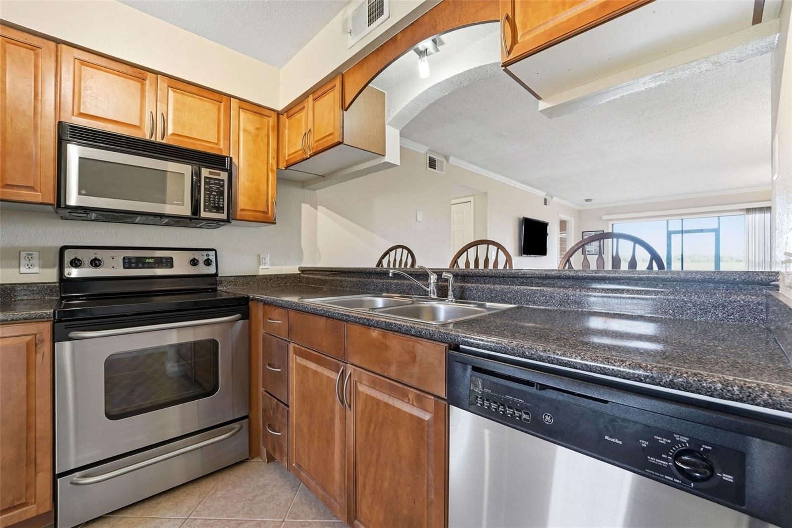 BELLA VISTA ON LAKE - Residential