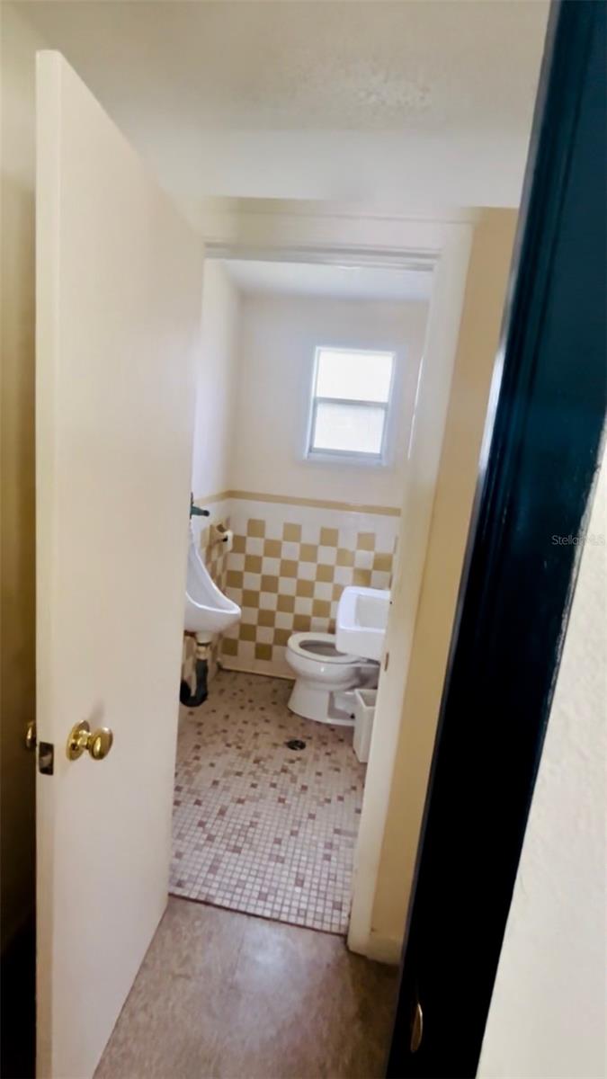 7103 N CARL G ROSE HIGHWAY