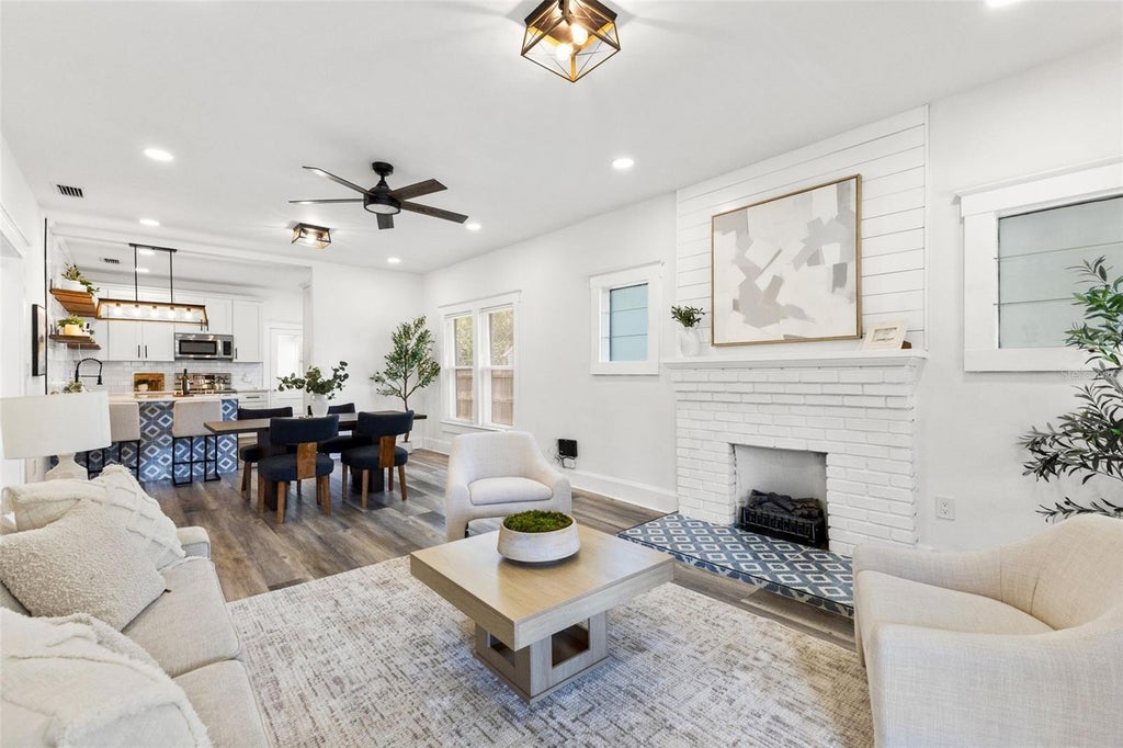 Photo of 303 W Curtis Street, Tampa, FL 33603 (MLS # TB8549831)