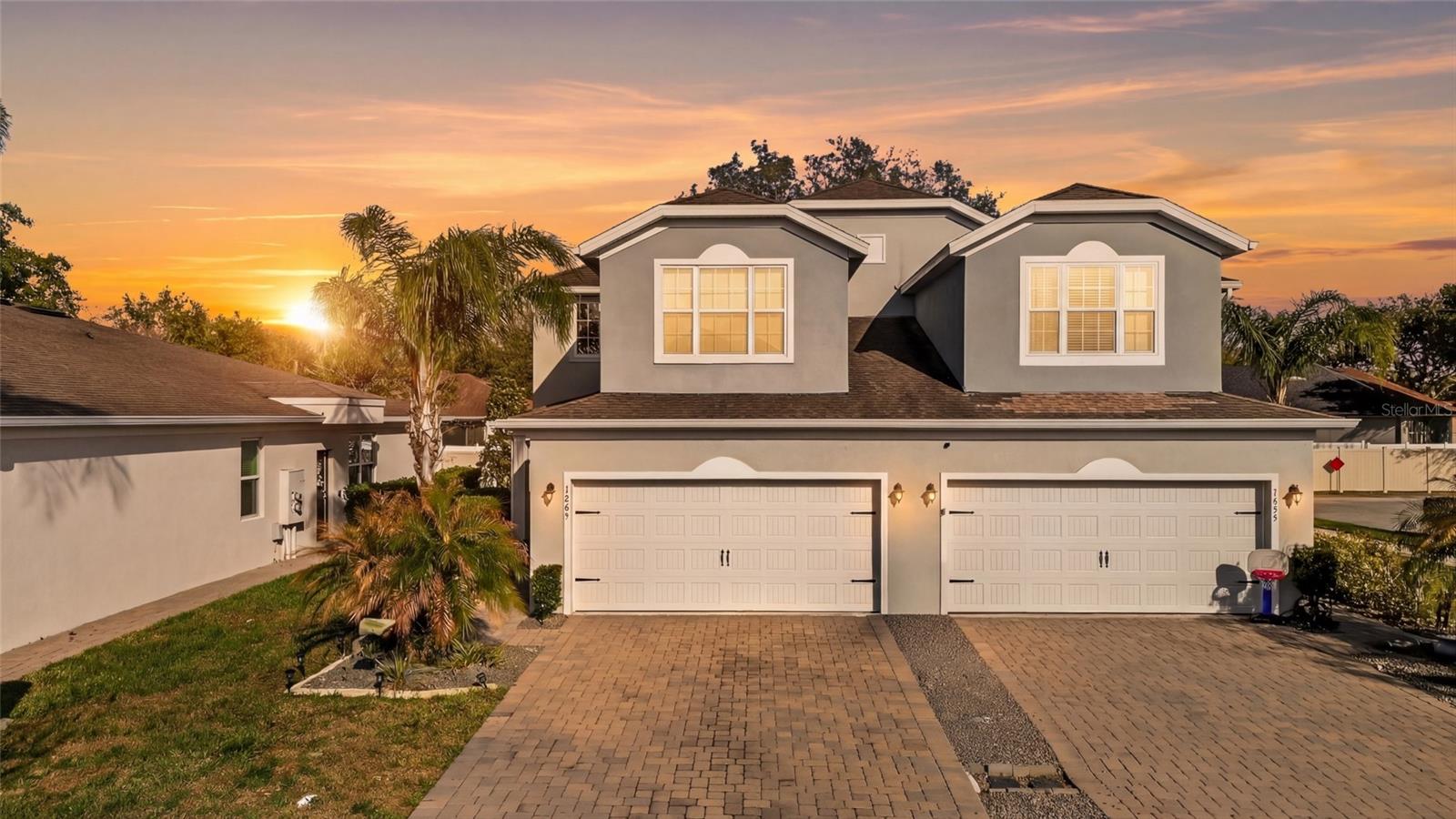 OAKTREE POINTE VILLAS - Residential