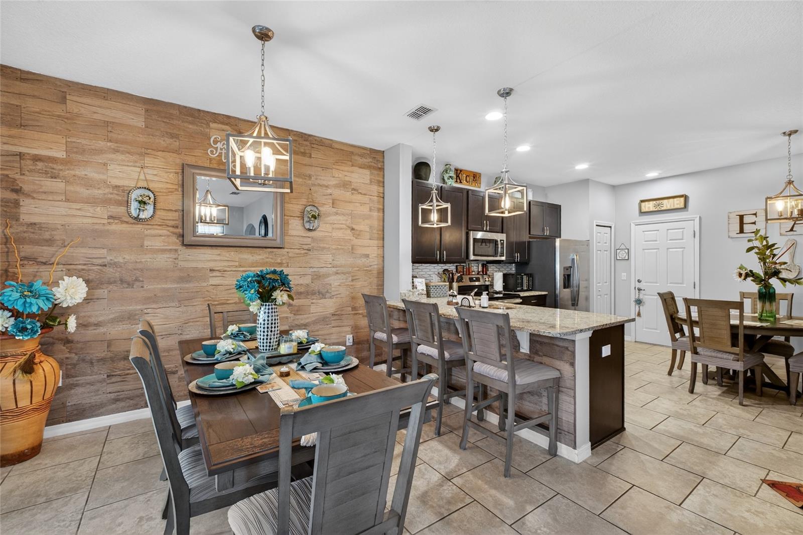 OAKTREE POINTE VILLAS - Residential