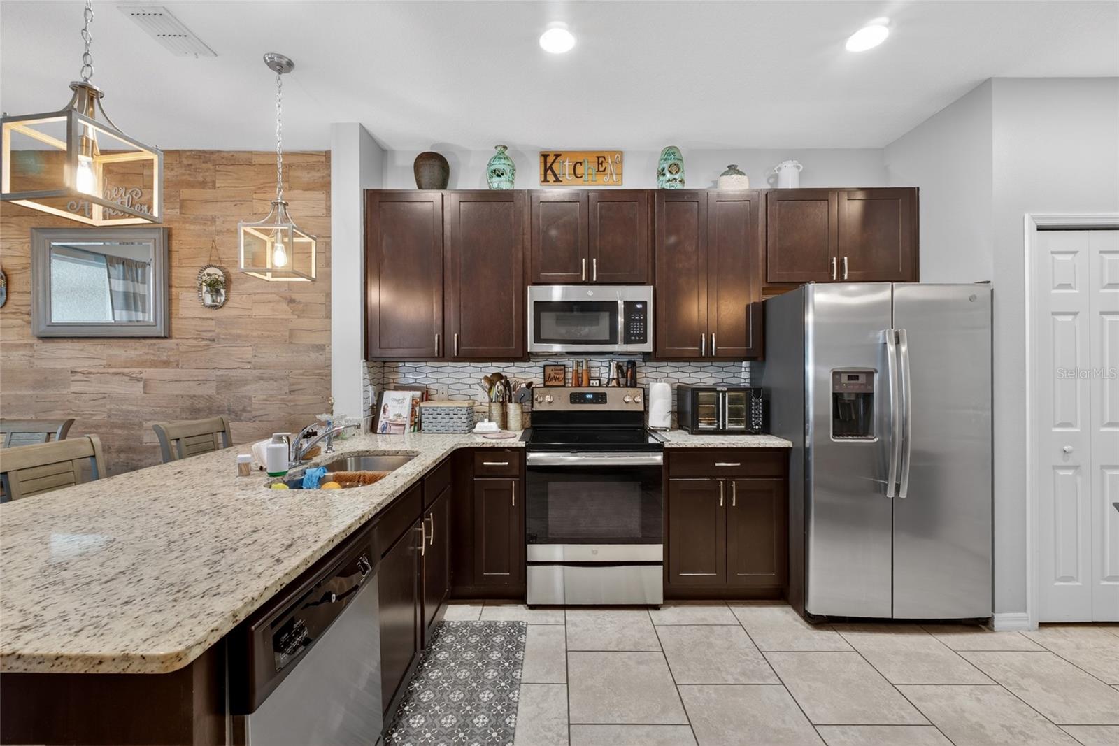 OAKTREE POINTE VILLAS - Residential