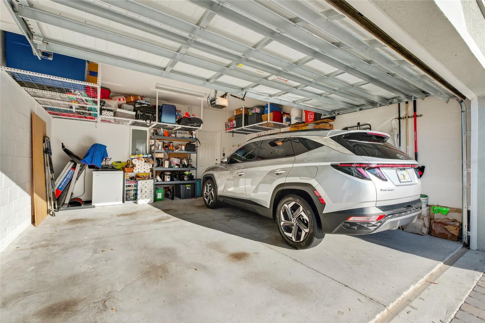 OAKTREE POINTE VILLAS - Residential