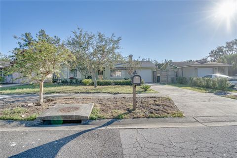 A home in SEMINOLE