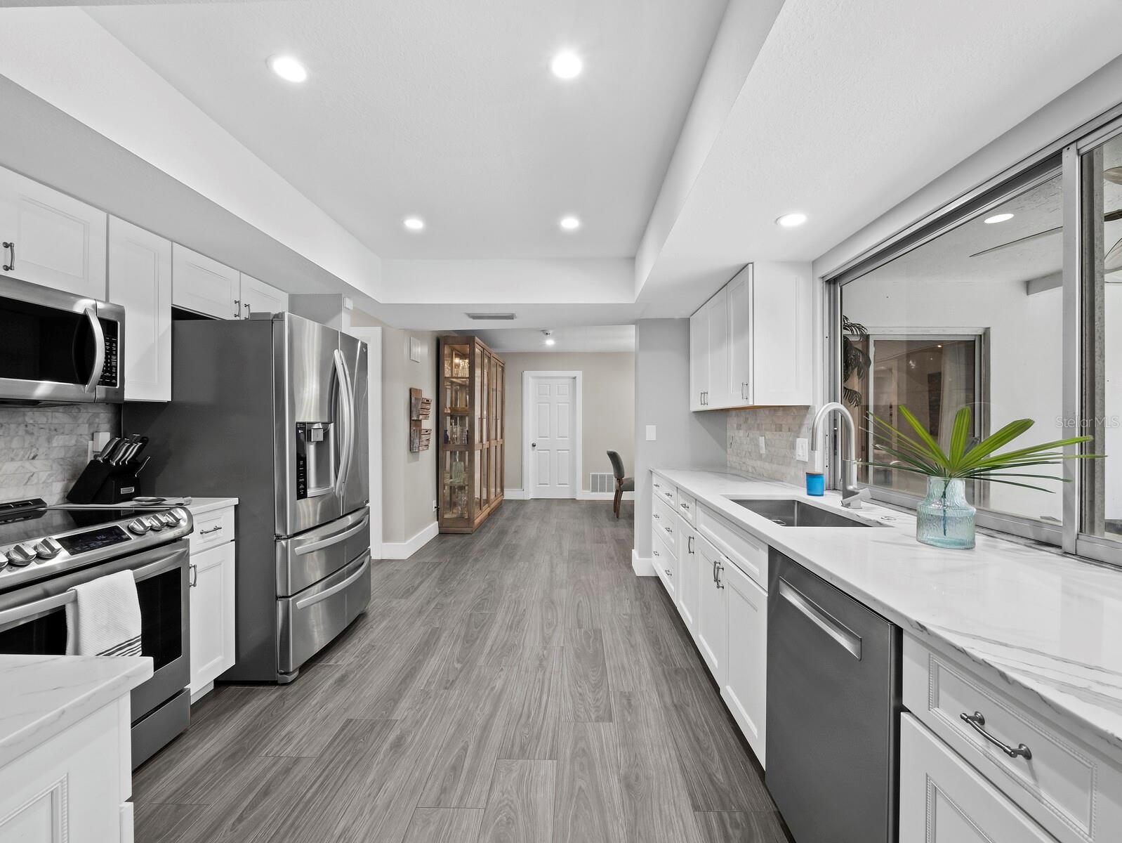 SOUTH GATE - Residential