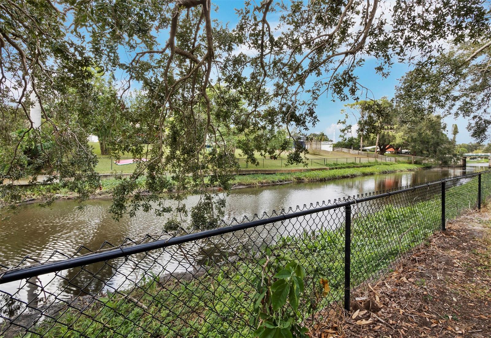 SOUTH GATE - Residential